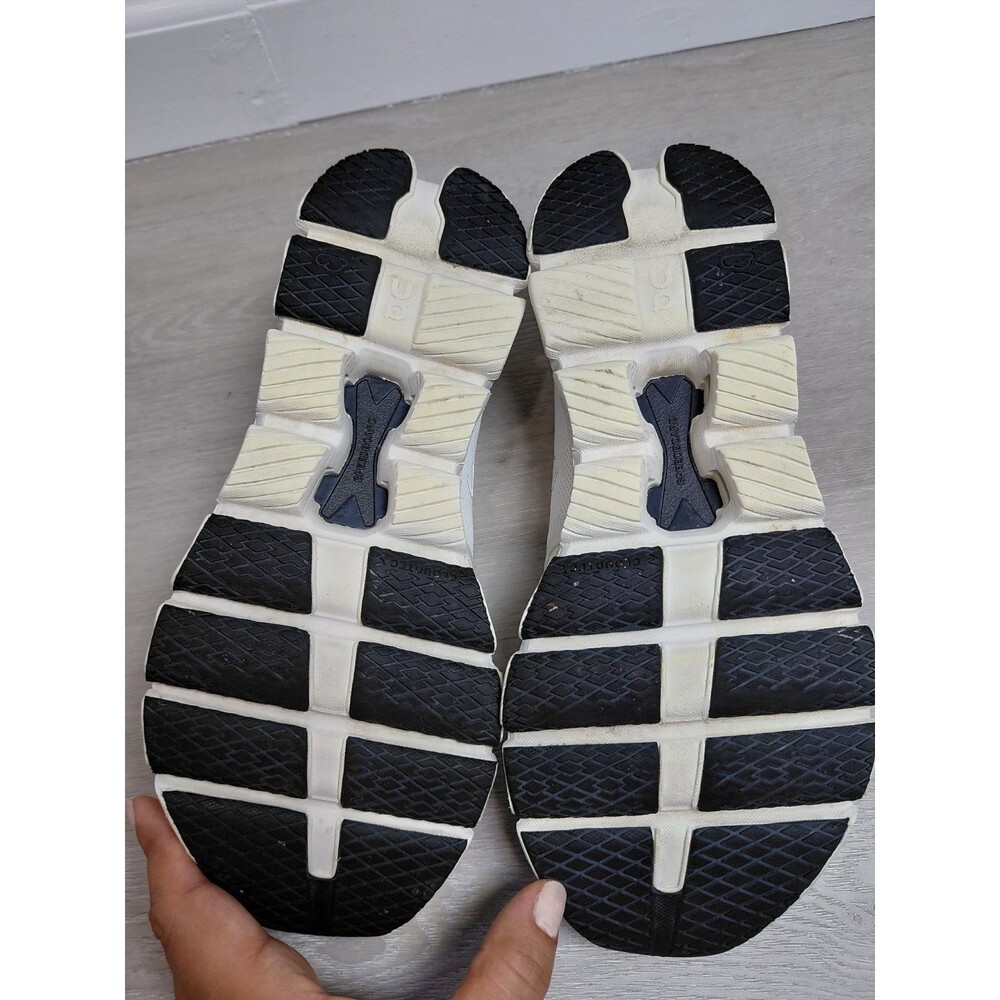 Size 8.5- ON Cloud X 4 White Women's Sneakers - Picture 5 of 16